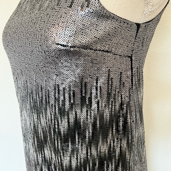 Kensie Black and Silver Sequin Shift Dress Size 2 - Picture 5 of 12